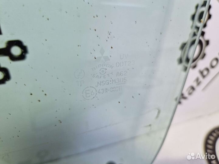 Стекло двери переднее и заднее Mitsubishi Grandis