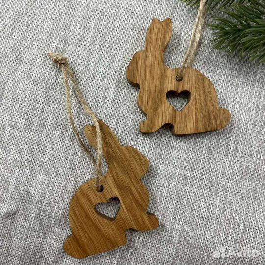 Новогодние ёлочные игрушки из массива дуба