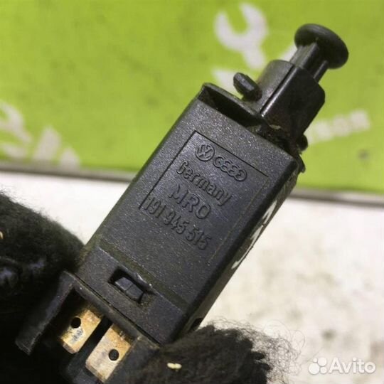 Датчик включения стопсигнала Фольксваген Пассат