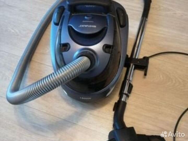 Пылесос Shivaki SVC-1748B Typhoon