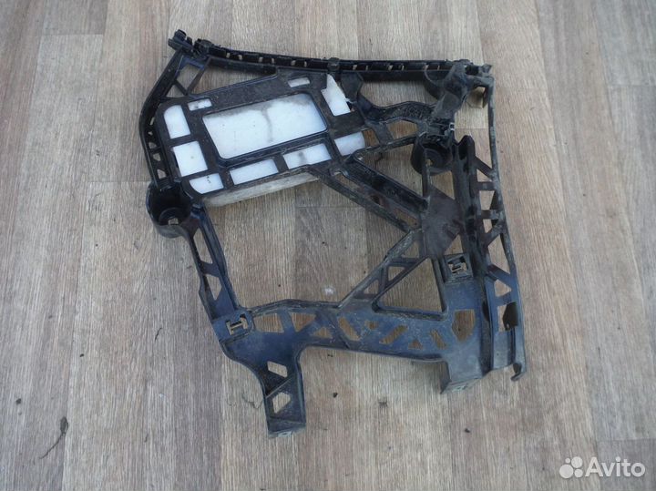 Кронштейн заднего бампера правый Mercedes GLS X166