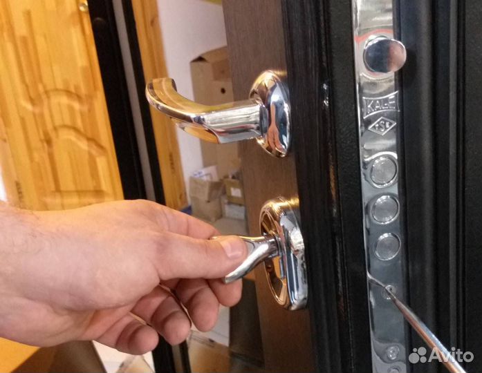 Вскрытие замена установка ремонт замков