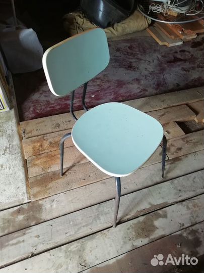 Стулья на металлокаркасе