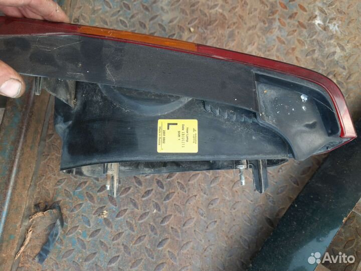 Фонарь задний левый на renault logan 1
