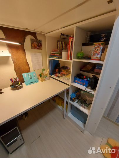 Детская кровать чердак со столом и шкафом