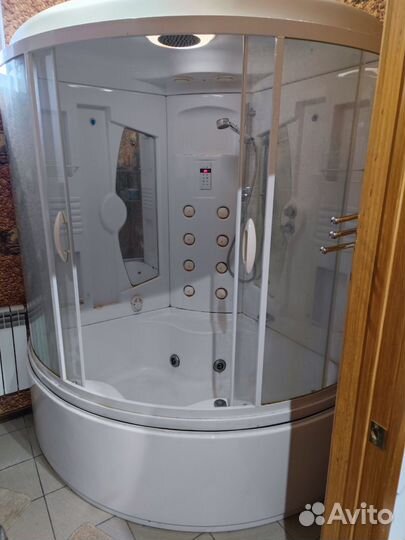 Душевая кабина 150х150