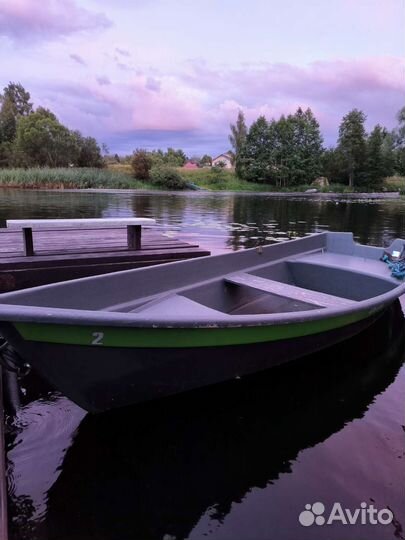 Лодка моторно-весельная