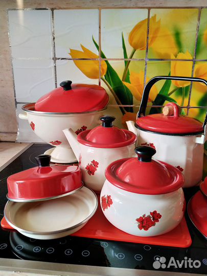 Набор эмалированной посуды