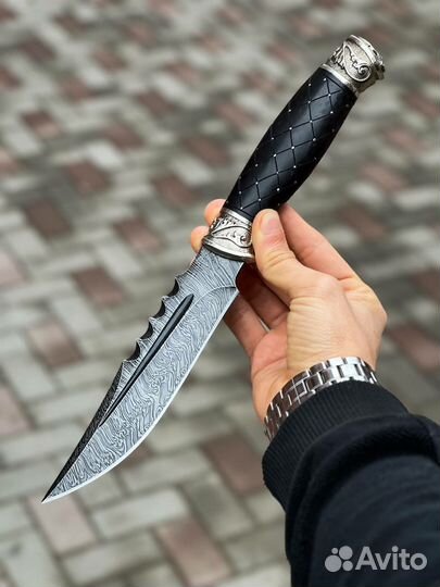 Нож из дамасской стали