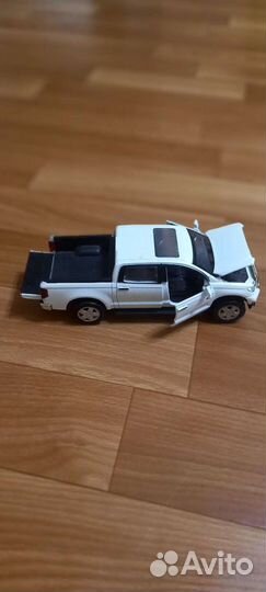 Металлические машинки