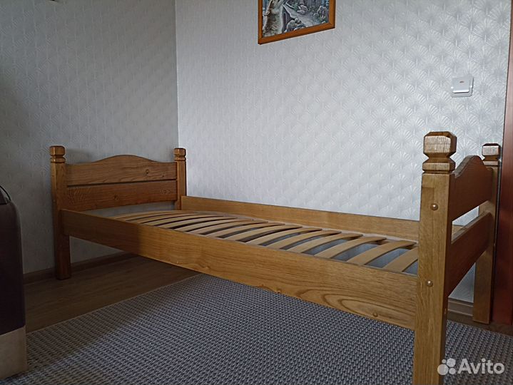 Кровать