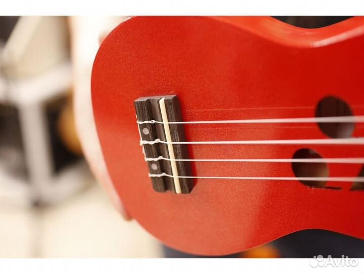 Mirra UK-210-21-RD Укулеле сопрано, цвет красный
