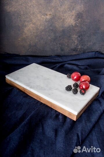 Сервировочная доска из мрамора