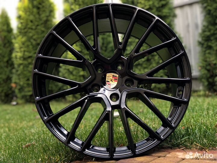 Разноширокие диски на Porsche Cayenne R21