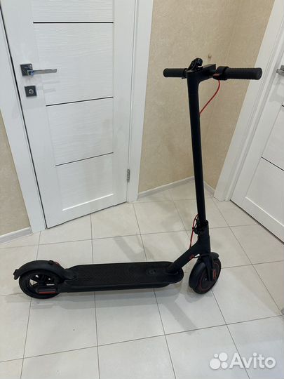 Электросамокат xiaomi m365pro 200 км пробег