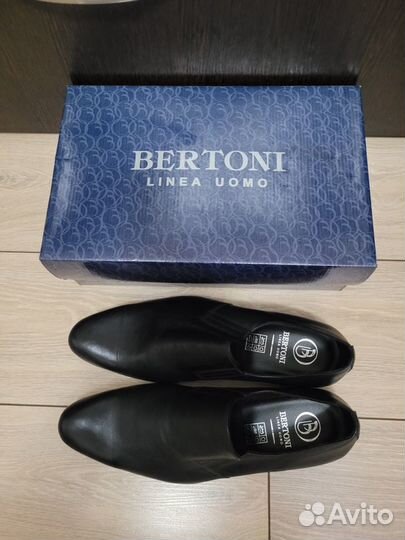 Продам новые туфли bertoni