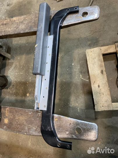 Защитное устройство в сборе нижнее спальное место