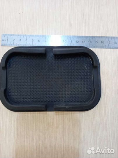 Подставка для телефона в машину