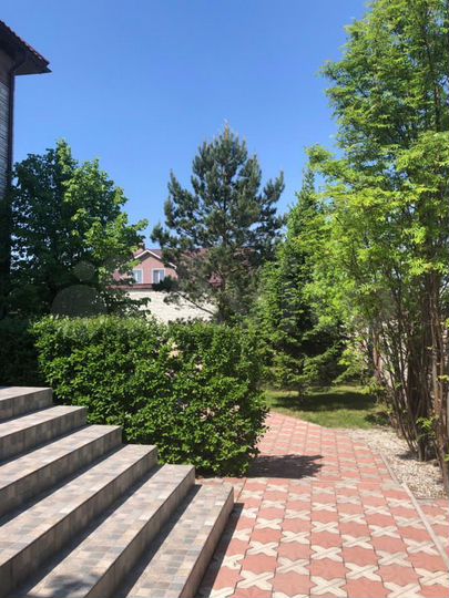 Коттедж 560 м² на участке 30 сот.