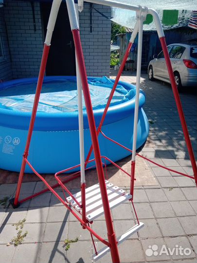 Детские качели уличные