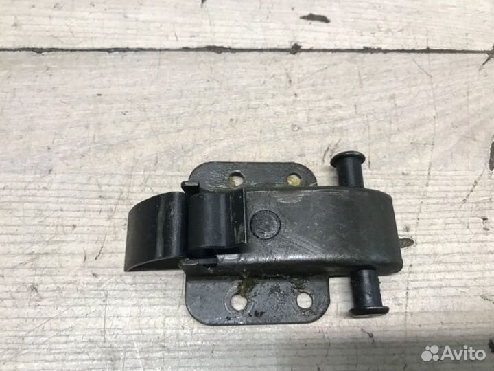 Ограничитель двери задний Mercedes Sprinter W906