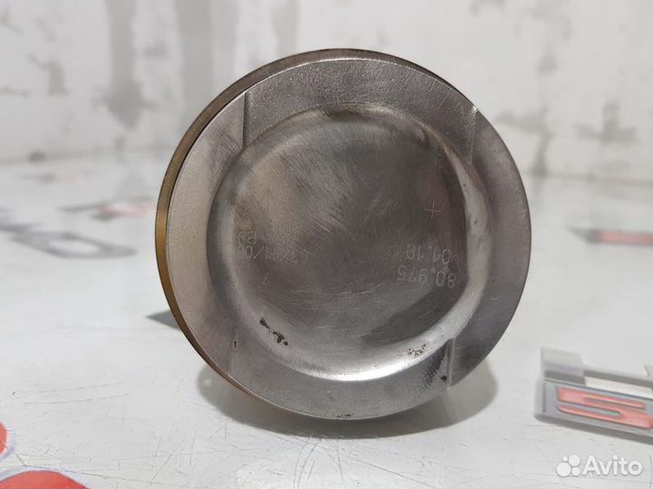 Поршень с шатуном Skoda Octavia (A5) 1Z3 BSE 2009