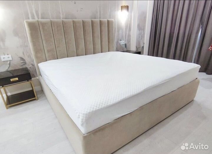 Кровать двухспальная с подьемным механизмом