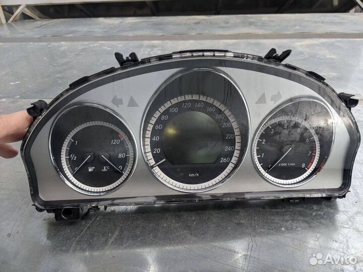 Панель приборов (щиток) Mercedes-Benz C-Класс