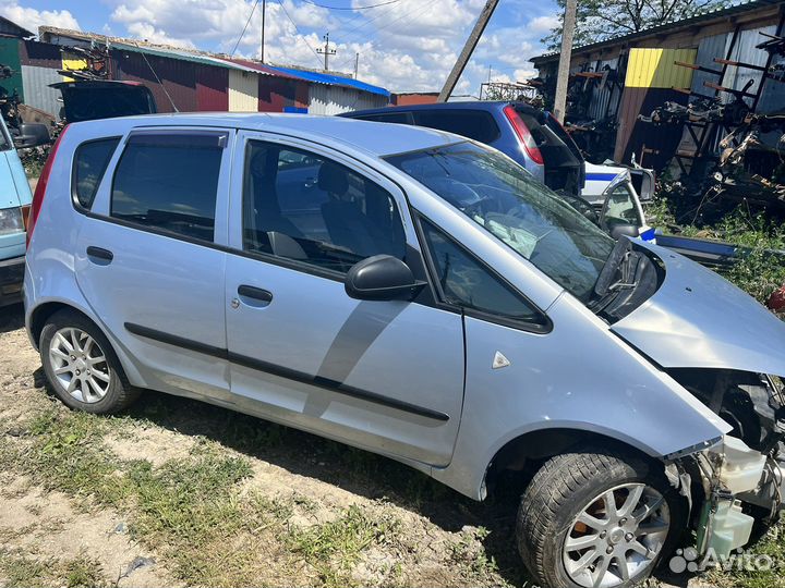 В разборке mitsubishi colt