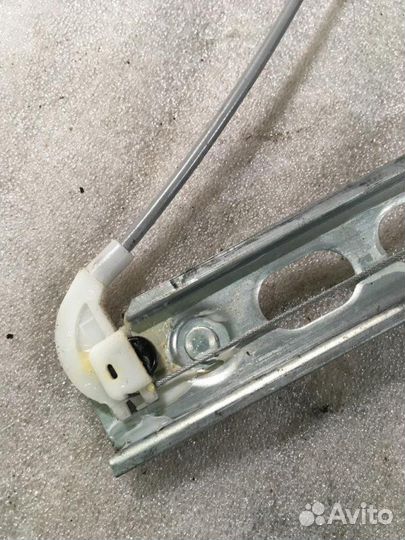 Стеклоподъемник передний левый Suzuki Swift 4