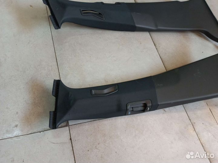 Накладка центральной стойки Volvo XC60 13-17