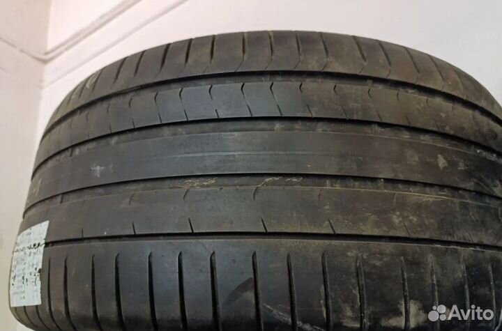 Pirelli P Zero PZ4 305/40 R20