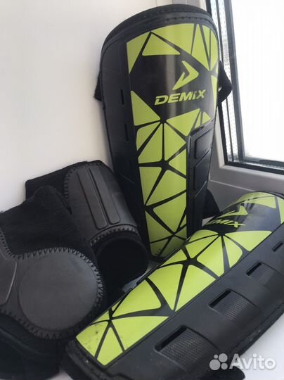 Футбольные щитки