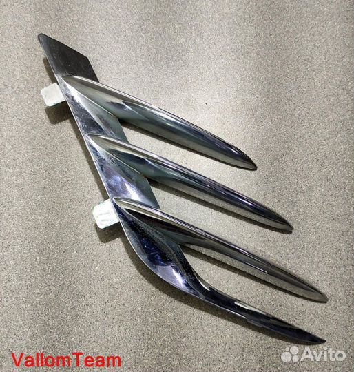 Лот SD2-36 Молдинг правый гидроцикла BRP Sea-Doo R