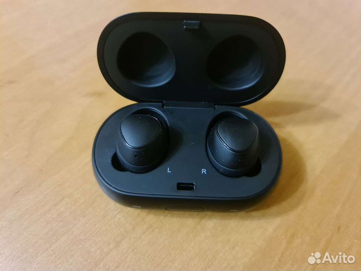 Беспроводные наушники samsung