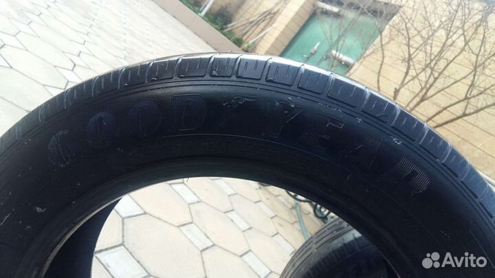 Goodyear Aquatred 215/60 R17