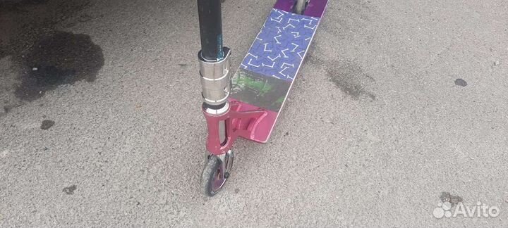 Трюковой самокат в стрит