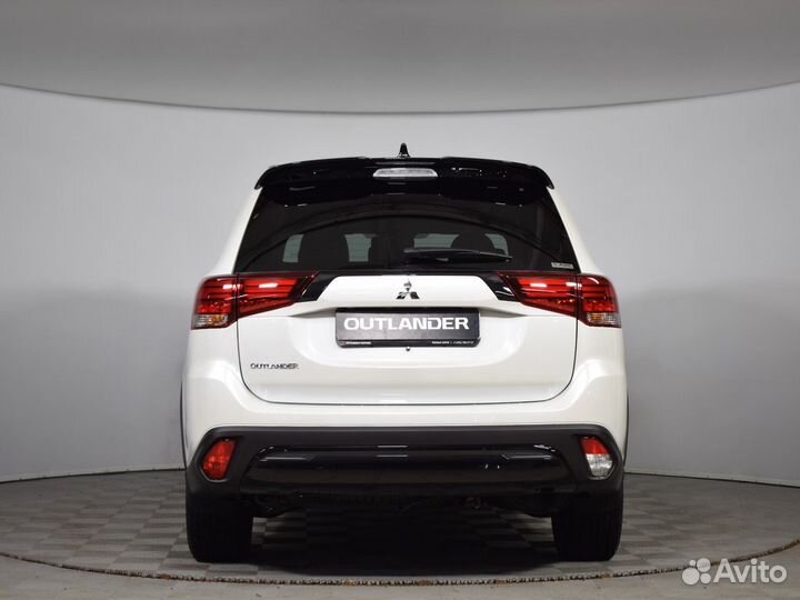 Mitsubishi Outlander 2.0 CVT, 2022