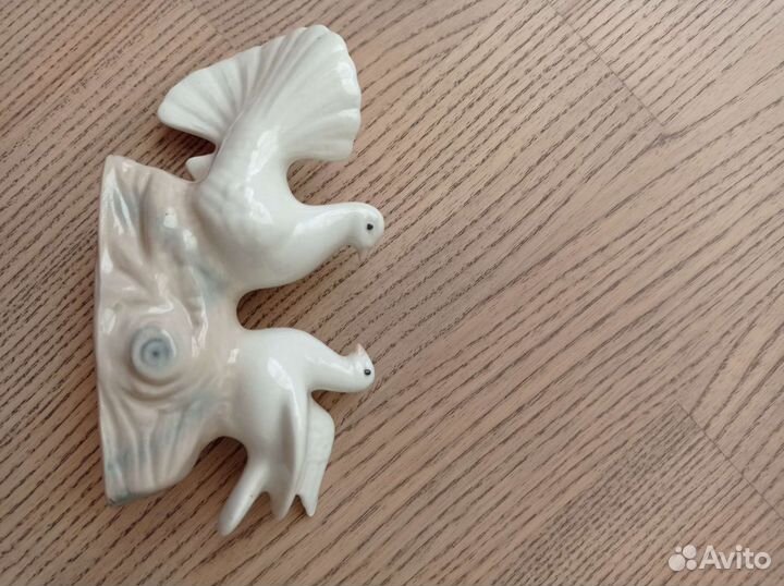 Статуэтка птицы