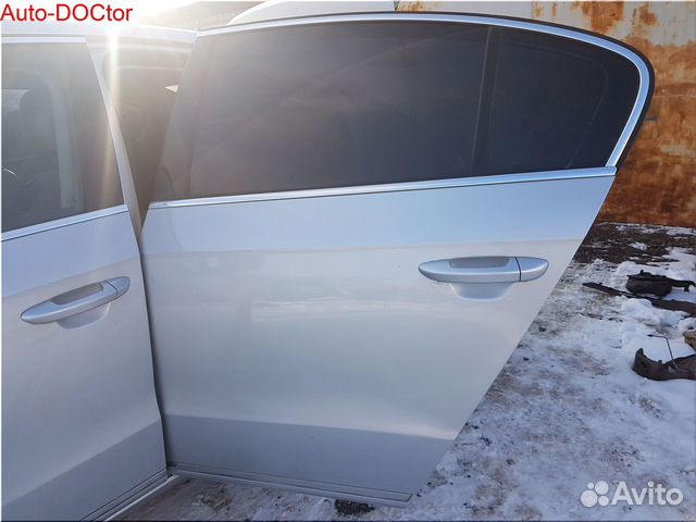 Дверь задняя левая Volkswagen Passat B7 2011