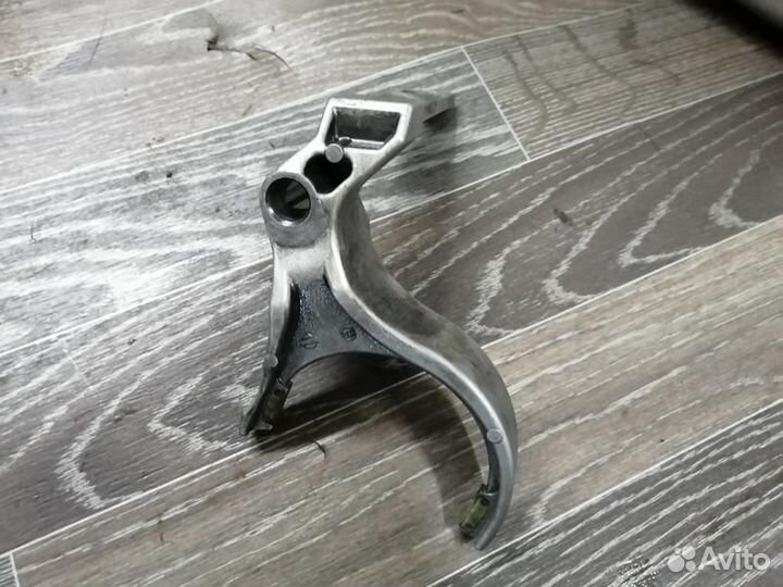 Вилка выбора 5 передачи Ниссан Альмера, примера