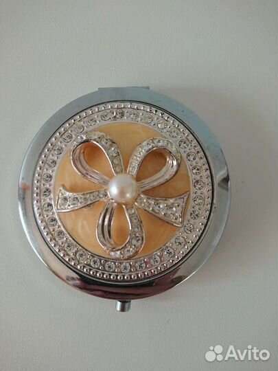 Зеркальце карманное