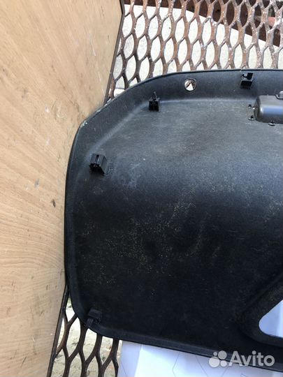 Обшивка багажника audi a8d3