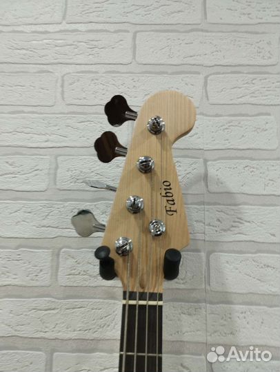 Бас-гитара fabio 4 струны