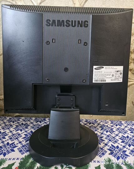 Монитор Samsung SyncMaster 720N