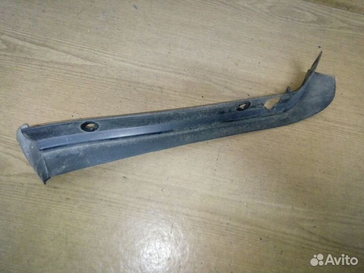 Левый уплотнитель капота Рено Меган 3