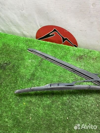 Дворник Toyota Aqua NHP10 1NZ-FXE 2012