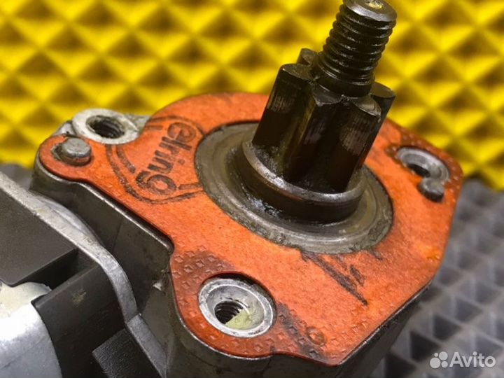 Мотор регулировки сиденья передний левый