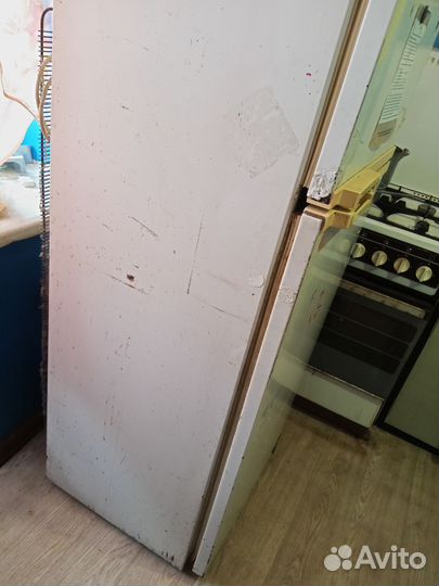 Холодильник 150 см рабочий
