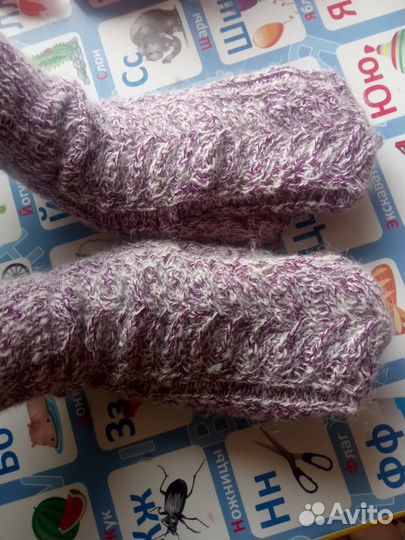 Вязаные варежки и носки